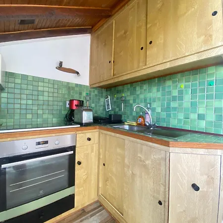 200 Metres -cote Des Basques-, 아파트 비아히쯔