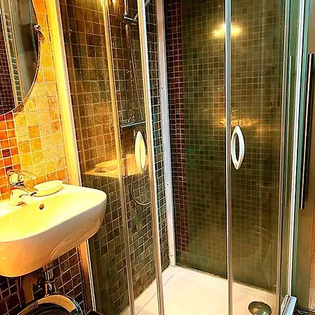 Apartment 200 Metres -cote Des Basques-, *